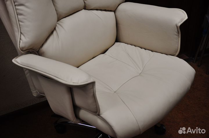 Офисное кресло 