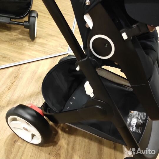 Прогулочная коляска stokke trailz v6 black