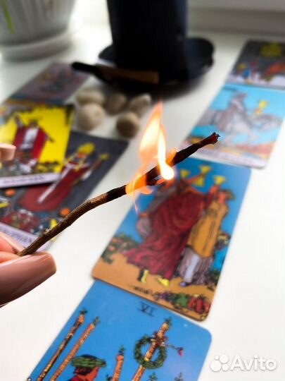 Расклады на картах таро, гадания, таролог