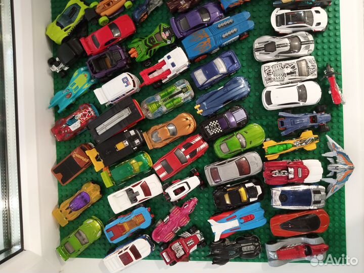 Hot wheels машинки