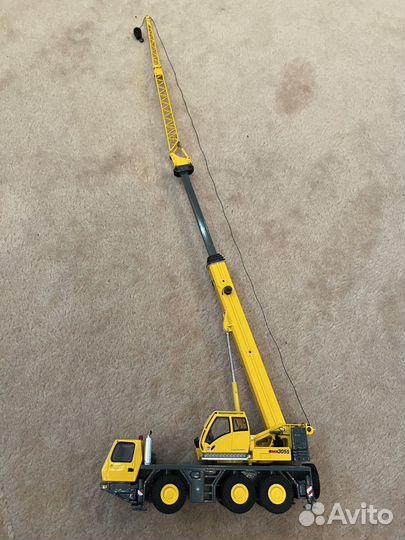 Модель строительного крана Grove 1:50