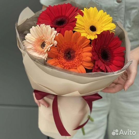 Букет с герберами подарки и цветы с доставкой