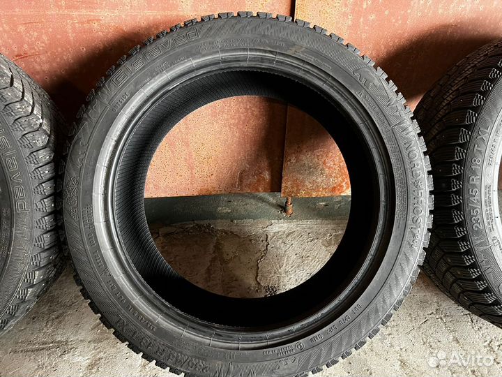 Gislaved Nord Frost 200 SUV 235/45 R18