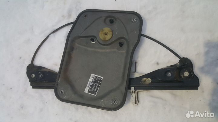 Стеклоподъёмник задний правый Skoda Fabia 2 электр