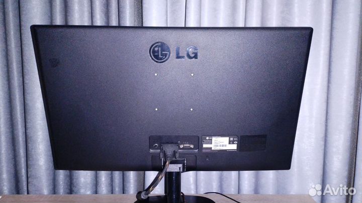 Монитор LG