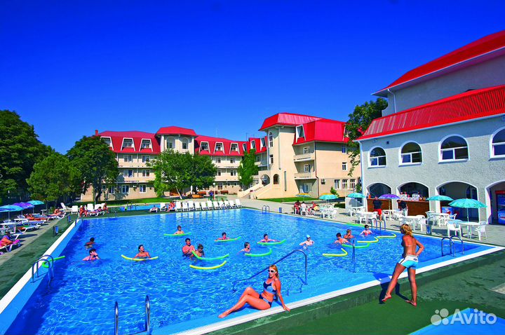 Персонал в отель *** (Анапа, с проживанием)