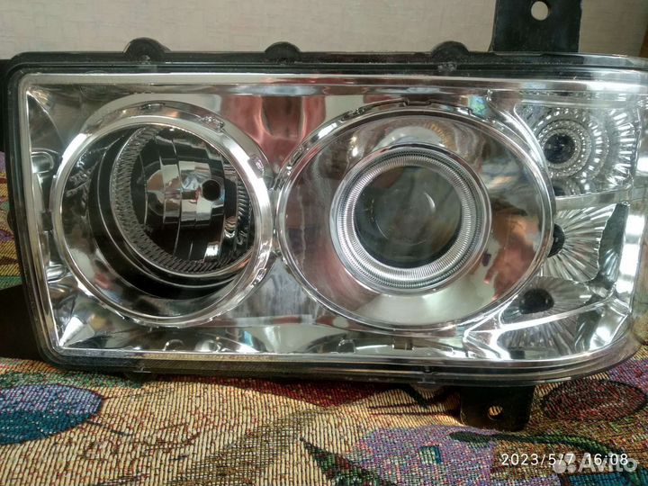 Левая фара камаз
