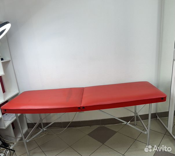 Массажная кушетка