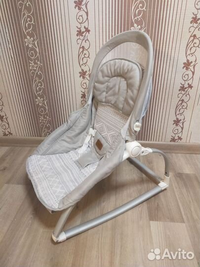 Шезлонг вибро-музыкальный Nuovita