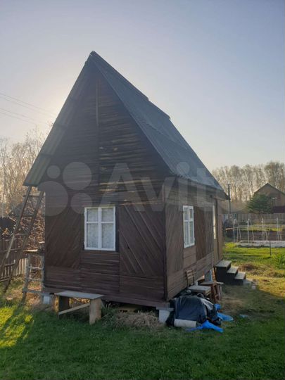 Дом 20 м² на участке 10 сот.