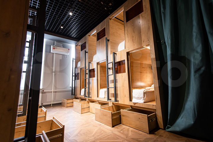 Комната 54 м², 1/4 эт.