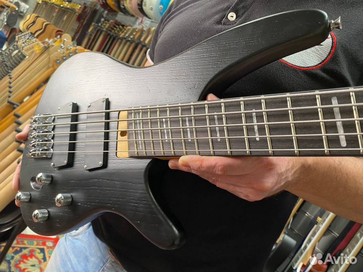 Бас-гитара мультимензурная