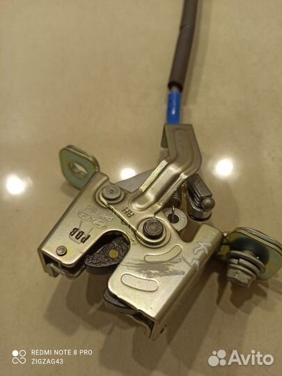 Замок задней спинки сиденья(правый) (Kia K5 III)