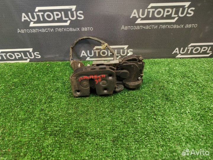 Замок двери задний правый Mazda Premacy 2.0 FS