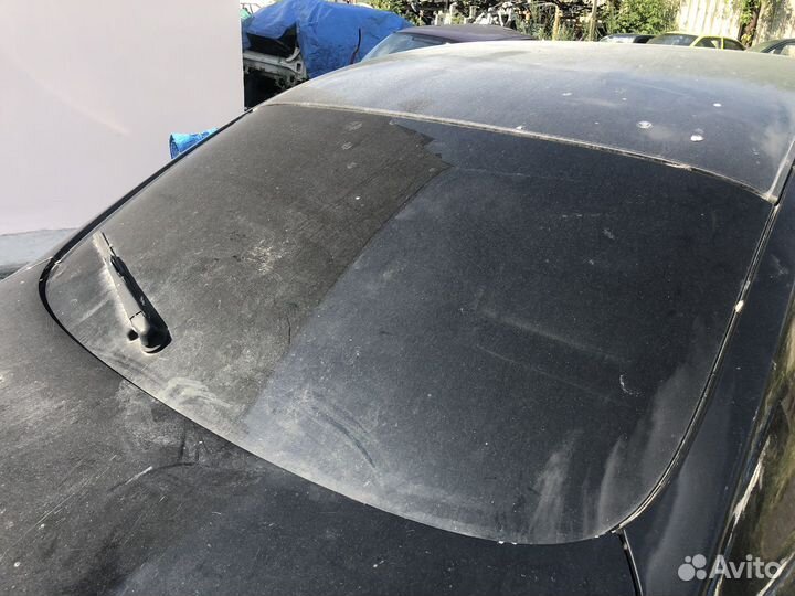 Заднее стекло Nissan Skyline V35