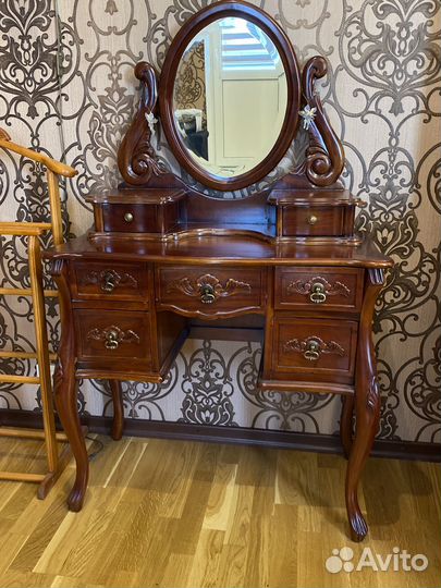 Туалетный столик массив дерева