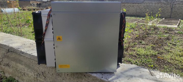 Asic майнер Bitmain Antminer М50,T21,S21 195 TH/s
