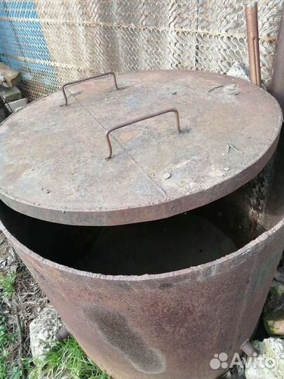 Бак железный с крышкой