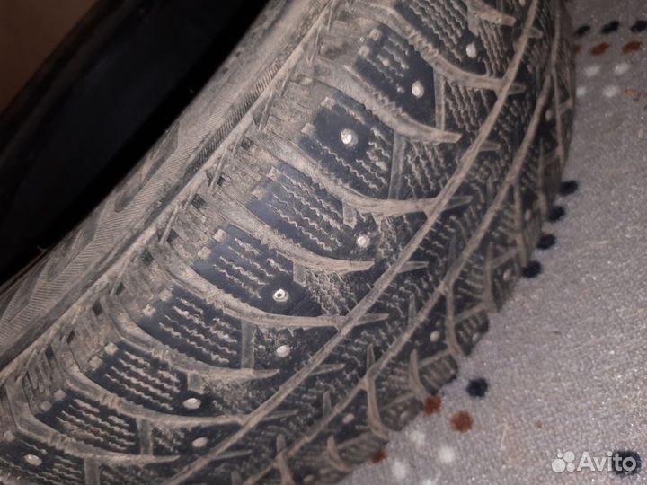 Bridgestone Ice Cruiser 7000 215/70 R16