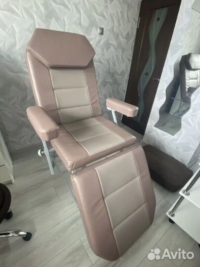 Косметологическое кресло 