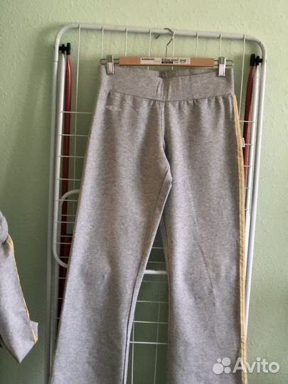 Спортивный костюм женский