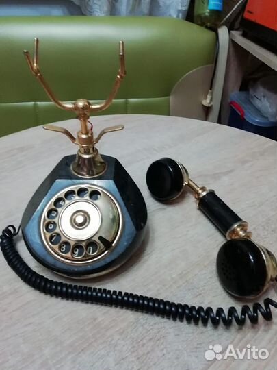 Телефон