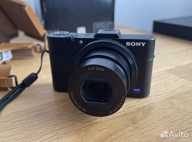 Компактный фотоаппарат Sony RX100 m2