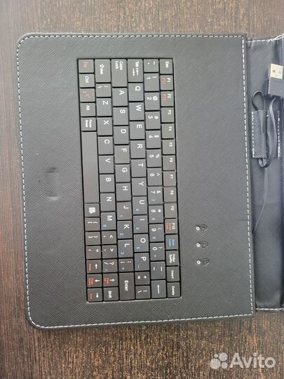 Чехол с клавиатурой планшет 9.7 новый