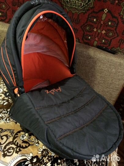 Детская коляска Zippy