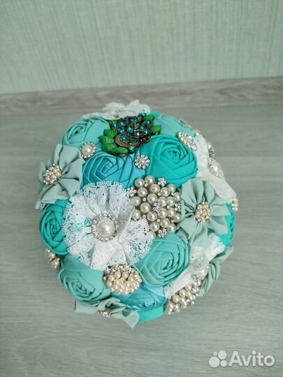 Брошь-букет
