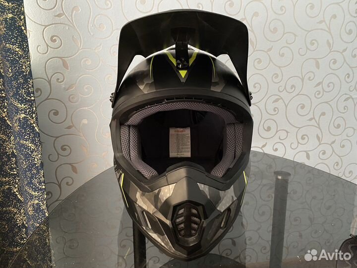 Кроссовый шлем