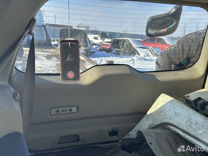 Крышка багажника на mitsubishi grandis 2006