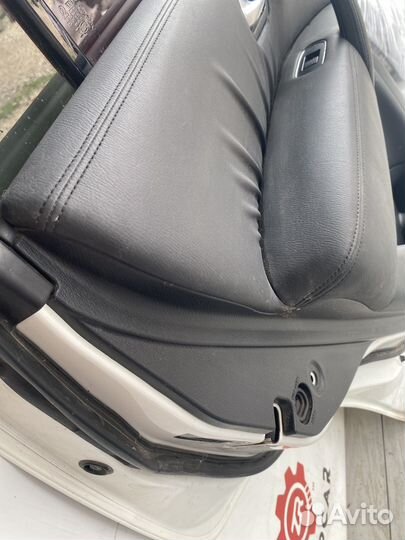 Nissan Patrol Y62 Обшивка двери задняя