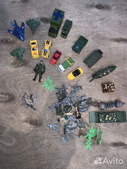 Машинки и солдатики