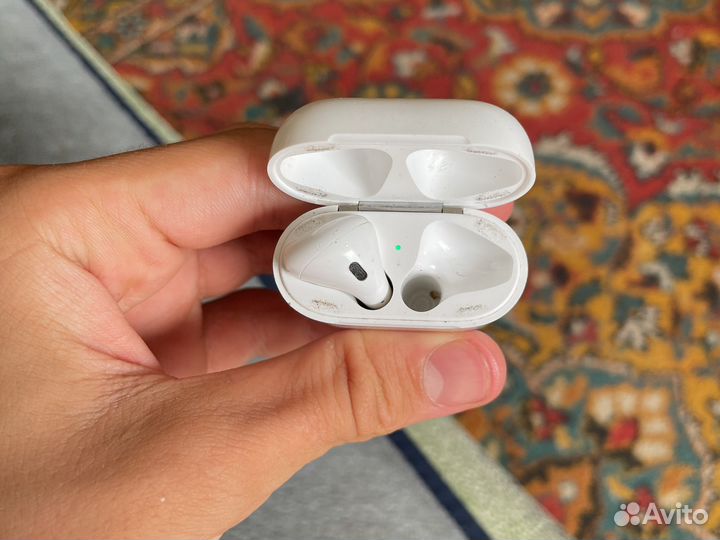 Airpods 1 кейс и левый наушник