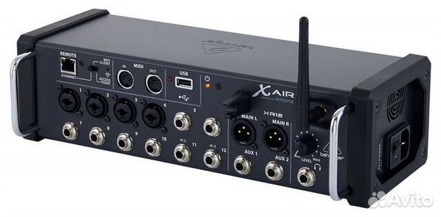 Микшерный пульт Behringer XR12