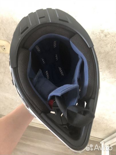 Кроссовый шлем (мото шлем)