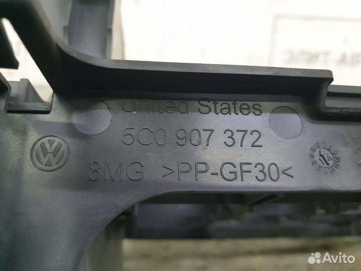 Кронштейн блока предохранителей Vw Jetta 6 1.6