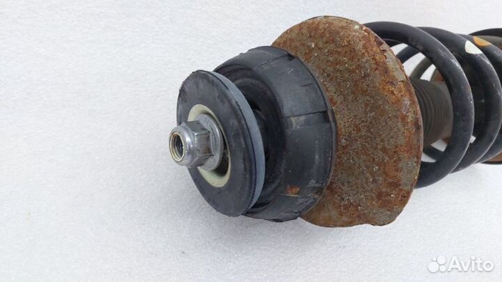 Амортизатор подвески задний левый Renault Duster