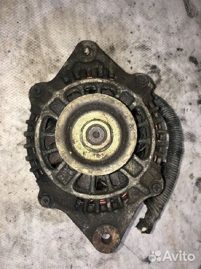 Генератор EJ18 Subaru Legacy BC3 23700AA180