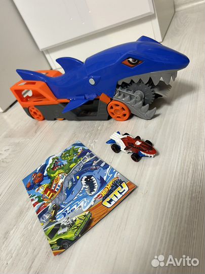 Hot wheels city голодная акула с хранилищем
