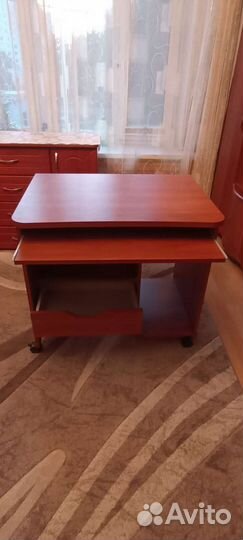 Компьютерный стол