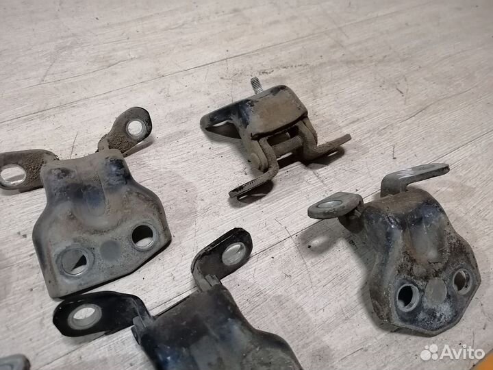 Петля двери Kia Spectra Киа Спектра