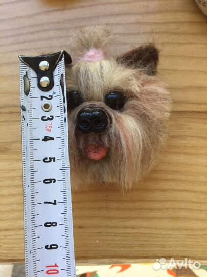 Брошь собака