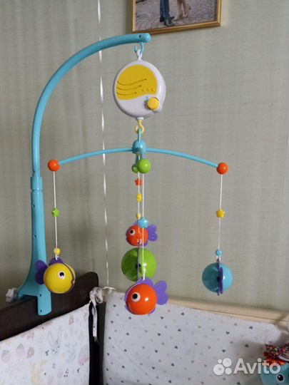 Мобиль на кроватку новый