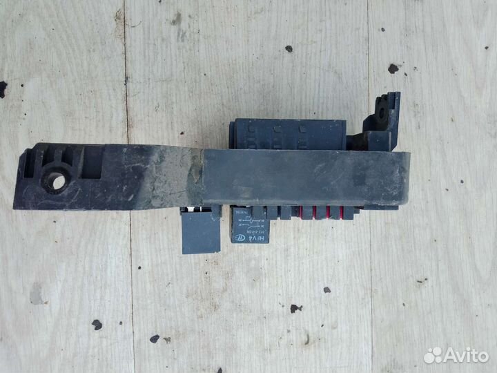 Блок предохранителей салона Geely Emgrand