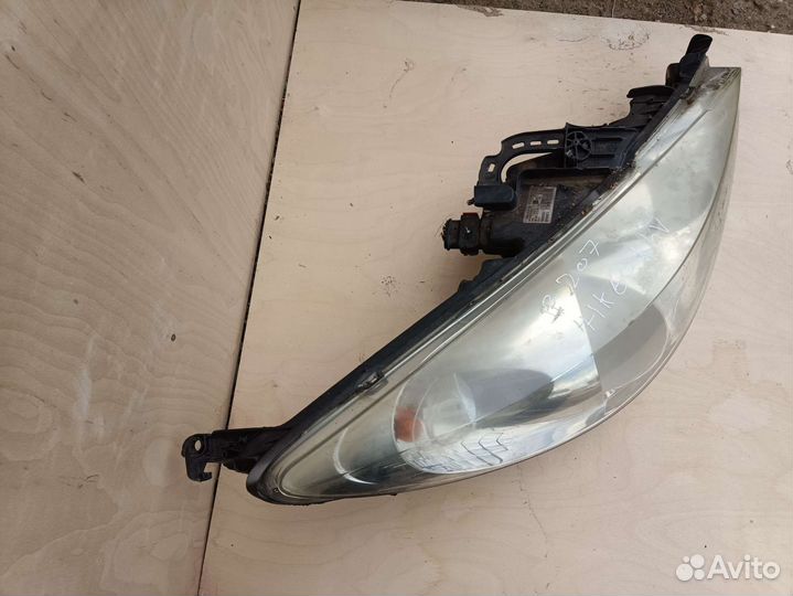 Фара Peugeot 207