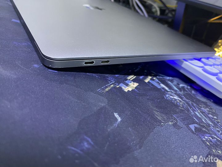 Apple macbook pro 15 2017 Tachbar 512/16