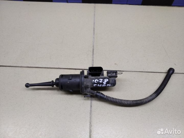 Цилиндр сцепления главный Touran 2003-2010