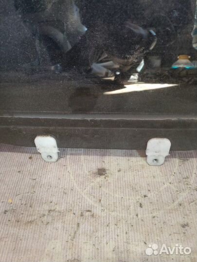 Стекло двери заднее левое Mitsubishi Outlander Xl